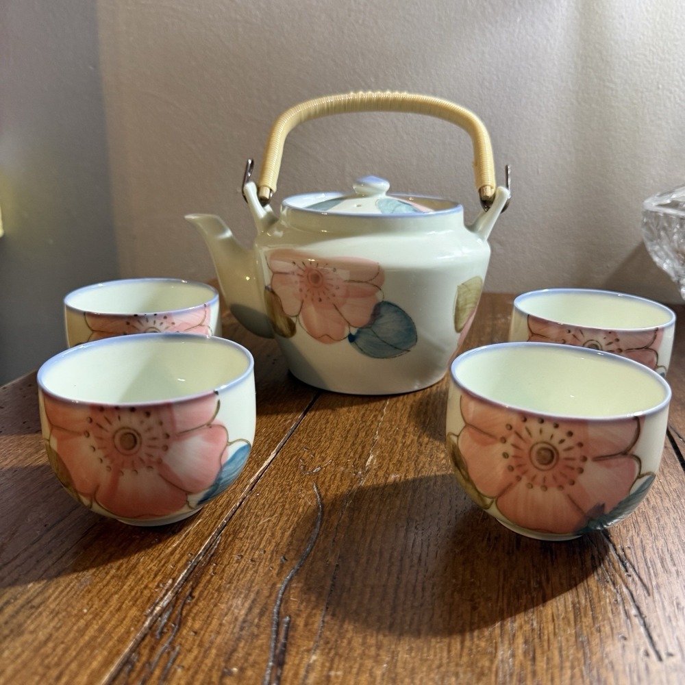 Japanese Floral Tea Set Teapot with Bamboo Handle and 4 Cups